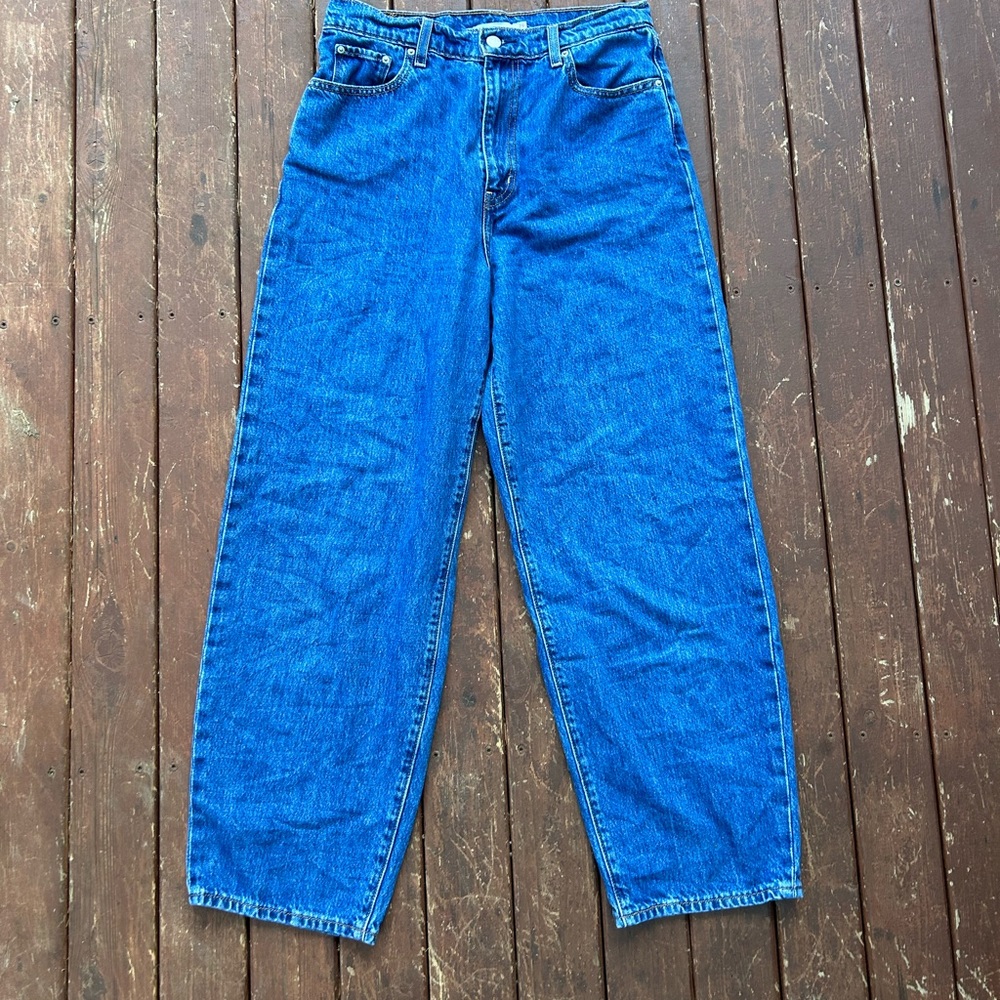 Levi’s ballon leg jeans, dark wash size 29 waist.